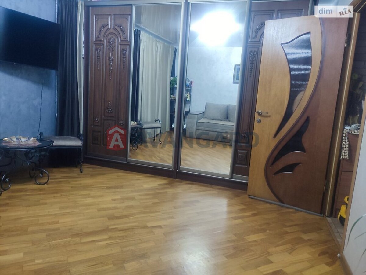 2 ��. ��������, 47/-/- ��. �., 6/8 ������ ���� 3