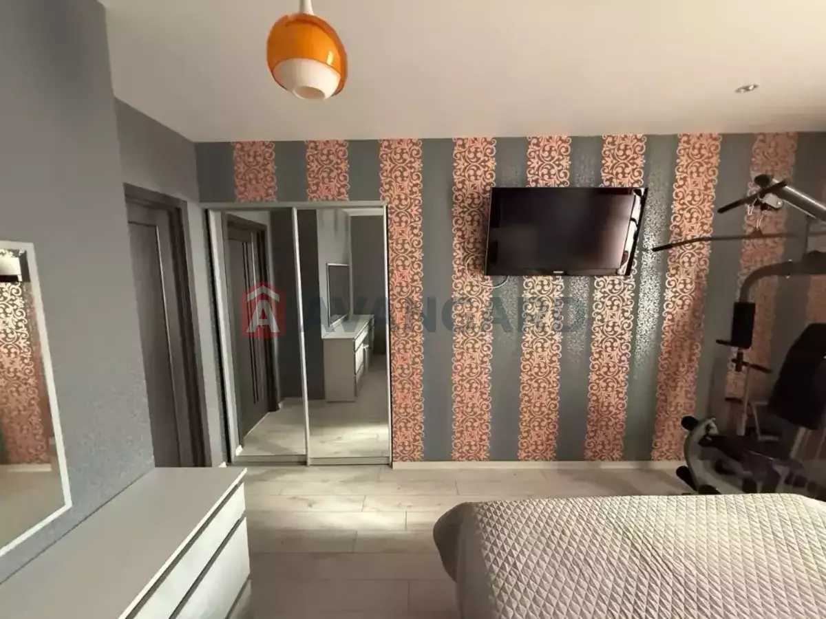 3 ��. ��������, 70/-/- ��. �., 8/11 ������ ���� 2