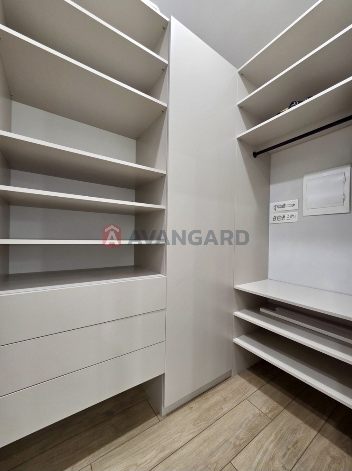 2 ��. ��������, 57/17/22 ��. �., 16/19 ������ ���� 17