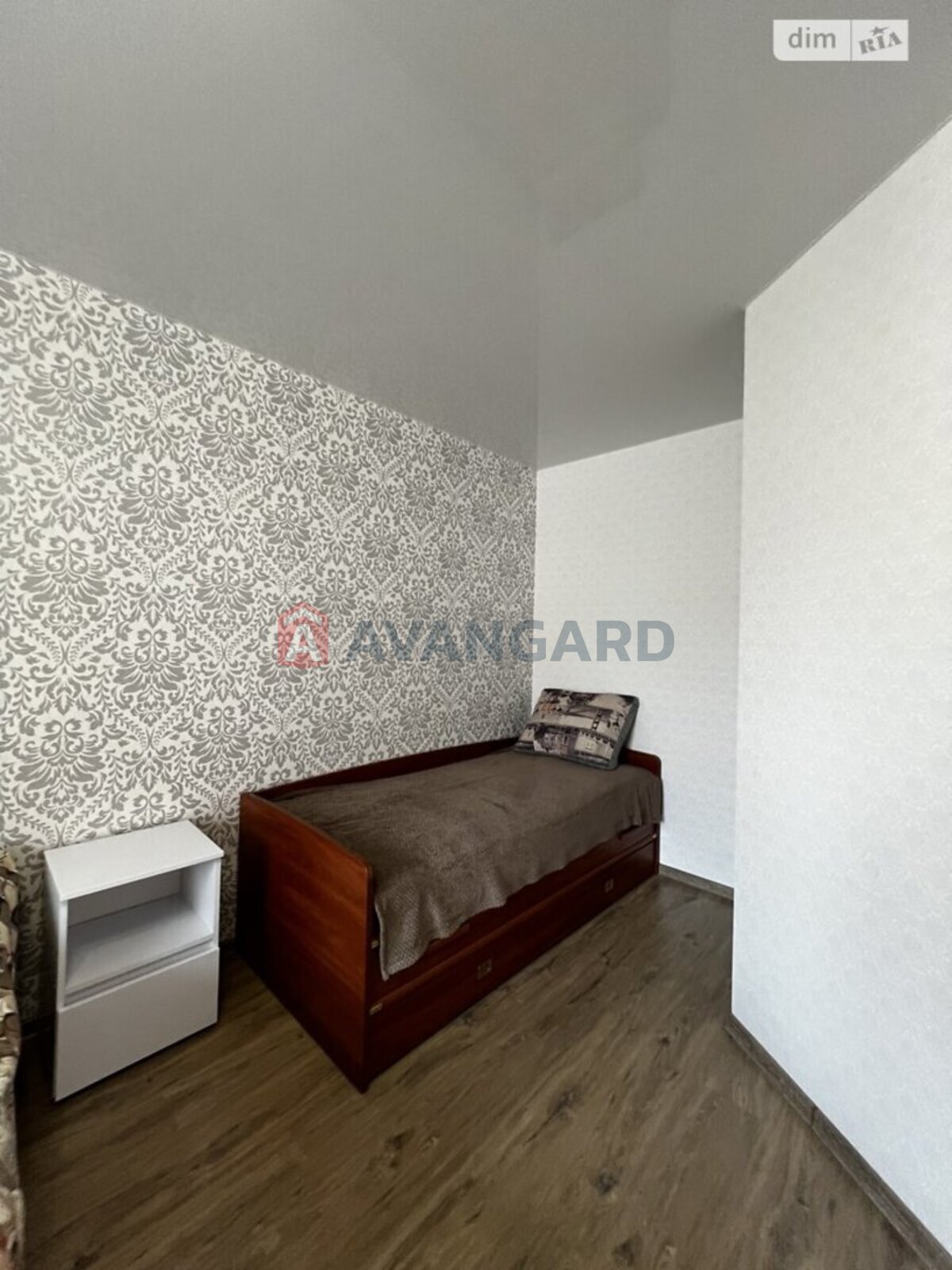 1 ����. ��������, 44/20.8/8.6 ��. �., 9/12 ���� ���� 14