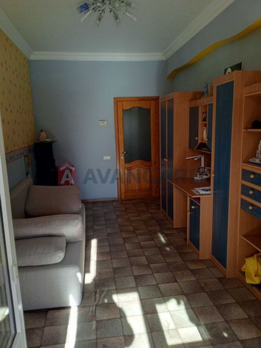 2 ��. ��������, 60/-/8 ��. �., 3/3 ������ ���� 9