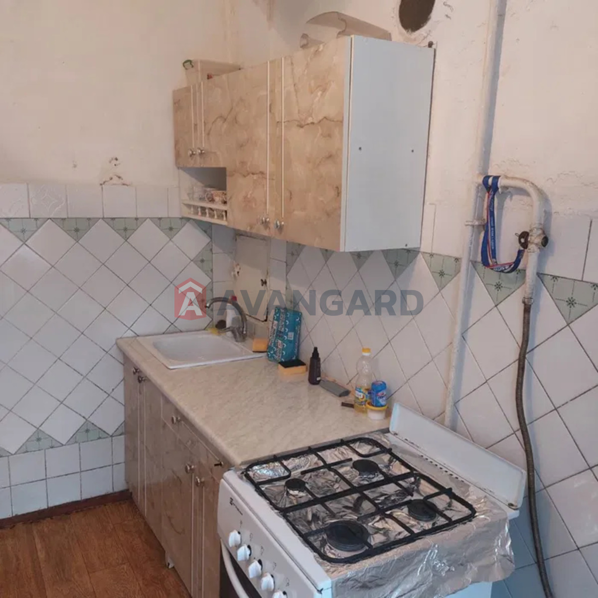 3 ��. ��������, 64/-/9 ��. �., 5/9 ������ ���� 8