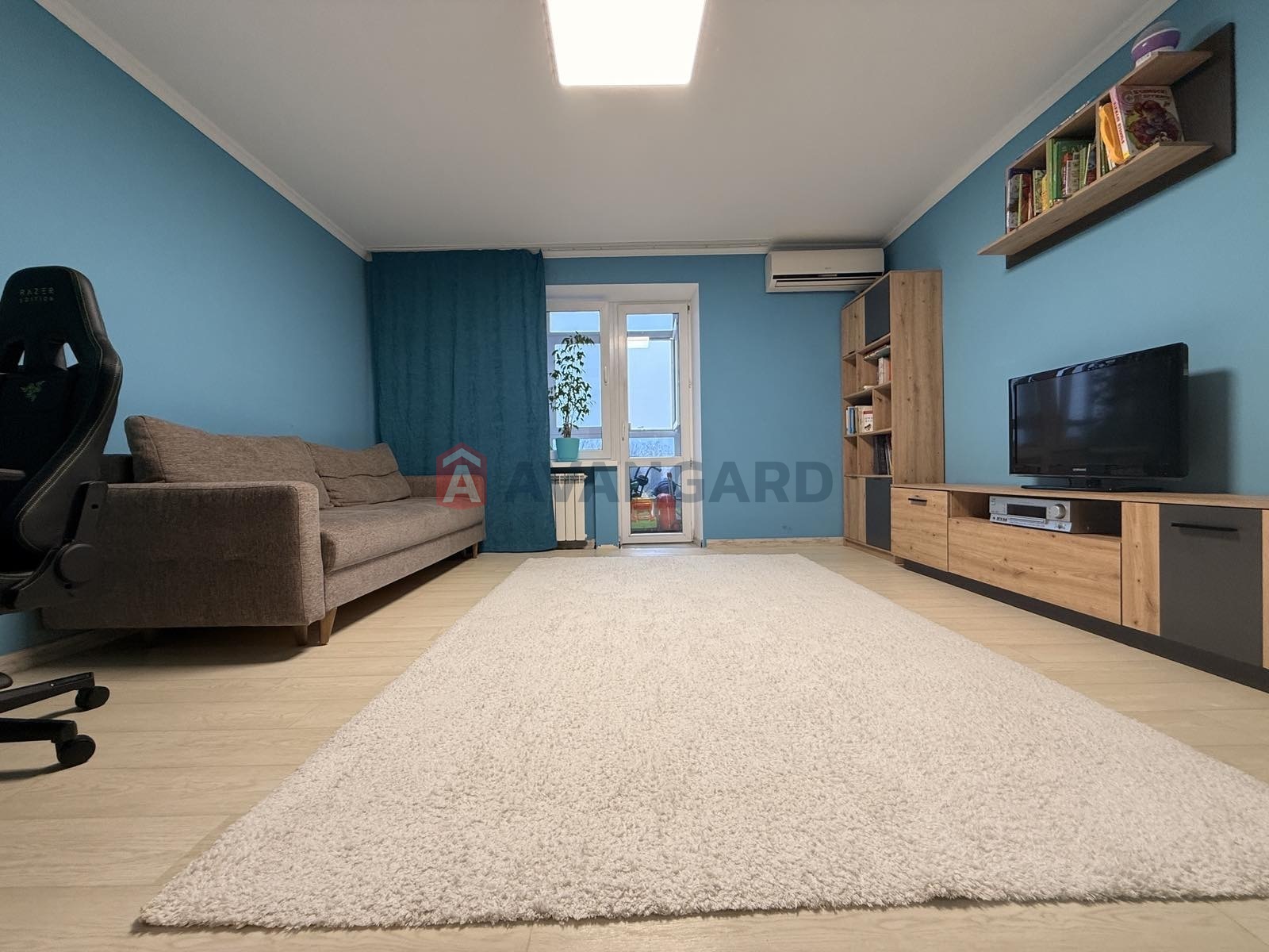 2 ��. ��������, 55/40/8 ��. �., 9/10 ������ ���� 11