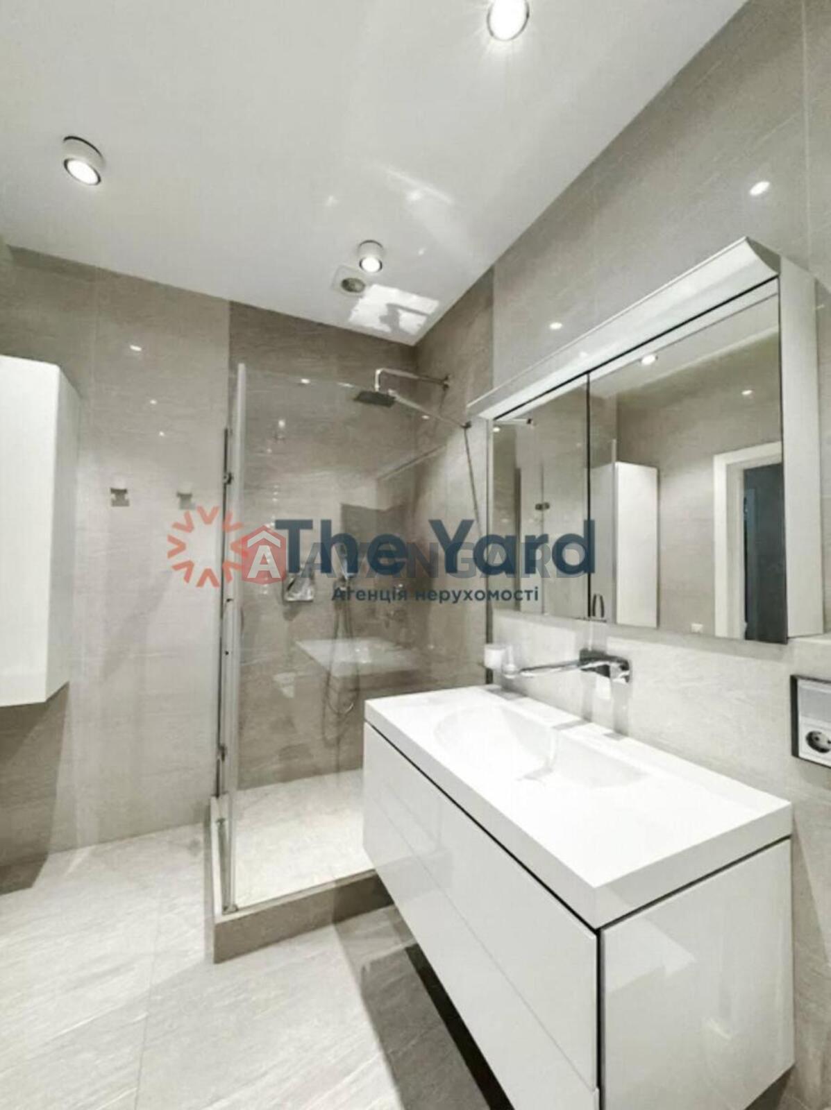 2 ��. ��������, 118/63/28 ��. �., 15/29 ������ ���� 17