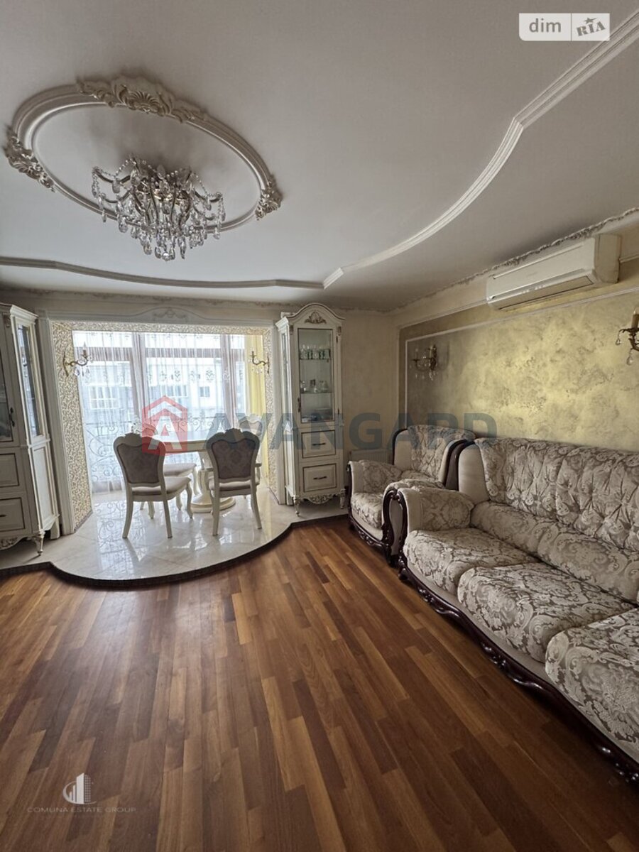 3 ����. ��������, 65/-/- ��. �., 5/5 ���� ���� 22