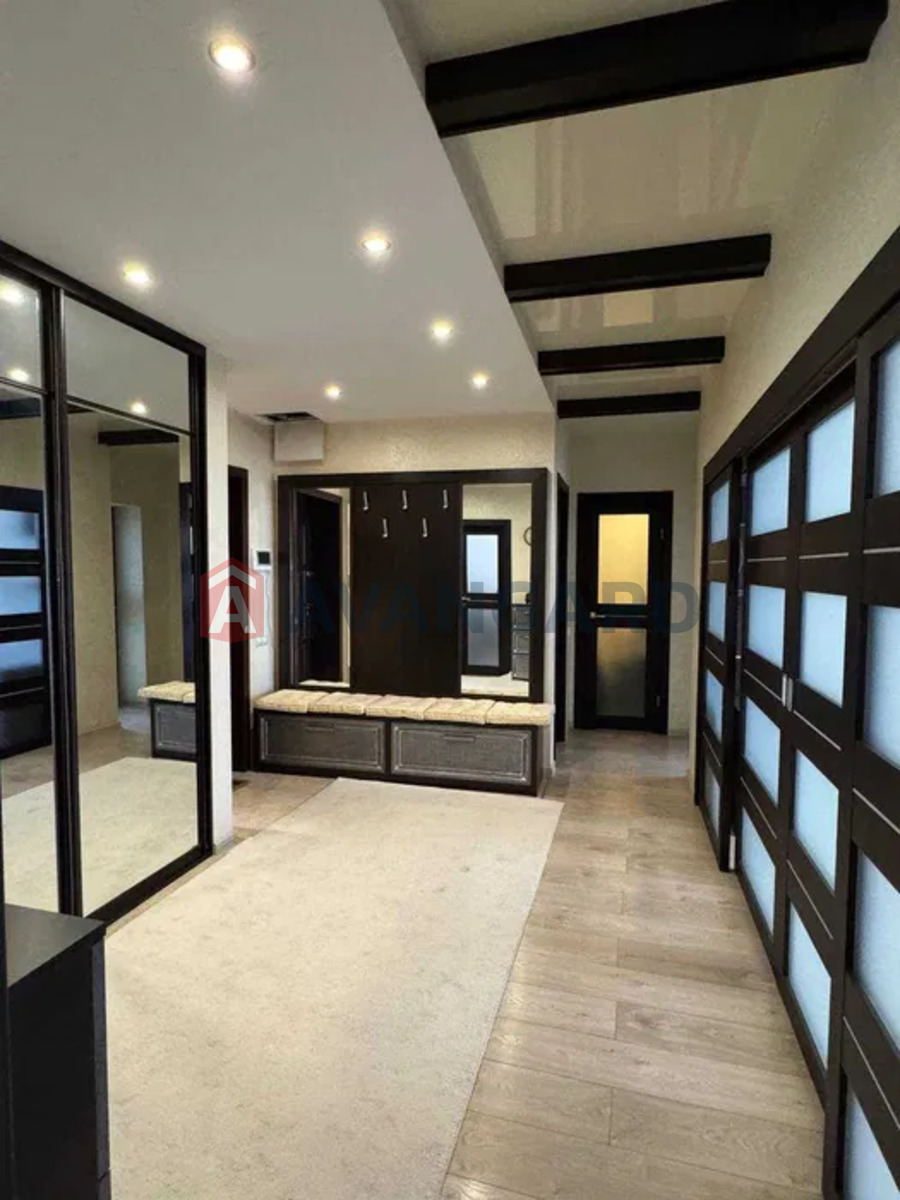 2 ��. ��������, 85/-/85 ��. �., 12/24 ������ ���� 15