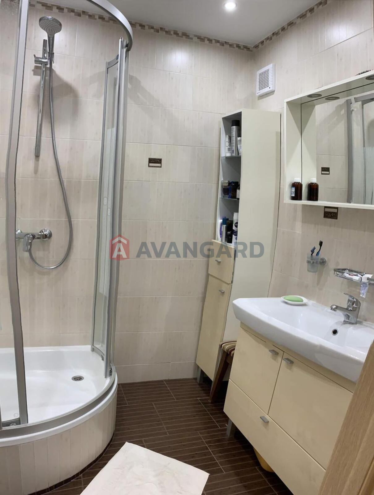 2 ��. ��������, 73/42/11 ��. �., 14/20 ������ ���� 7