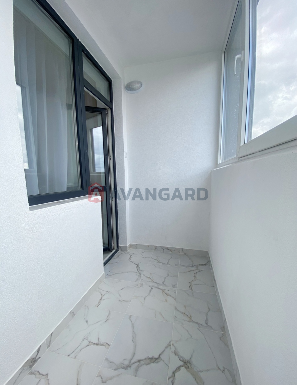 1 ��. ��������, 44/14/20 ��. �., 24/26 ������ ���� 26