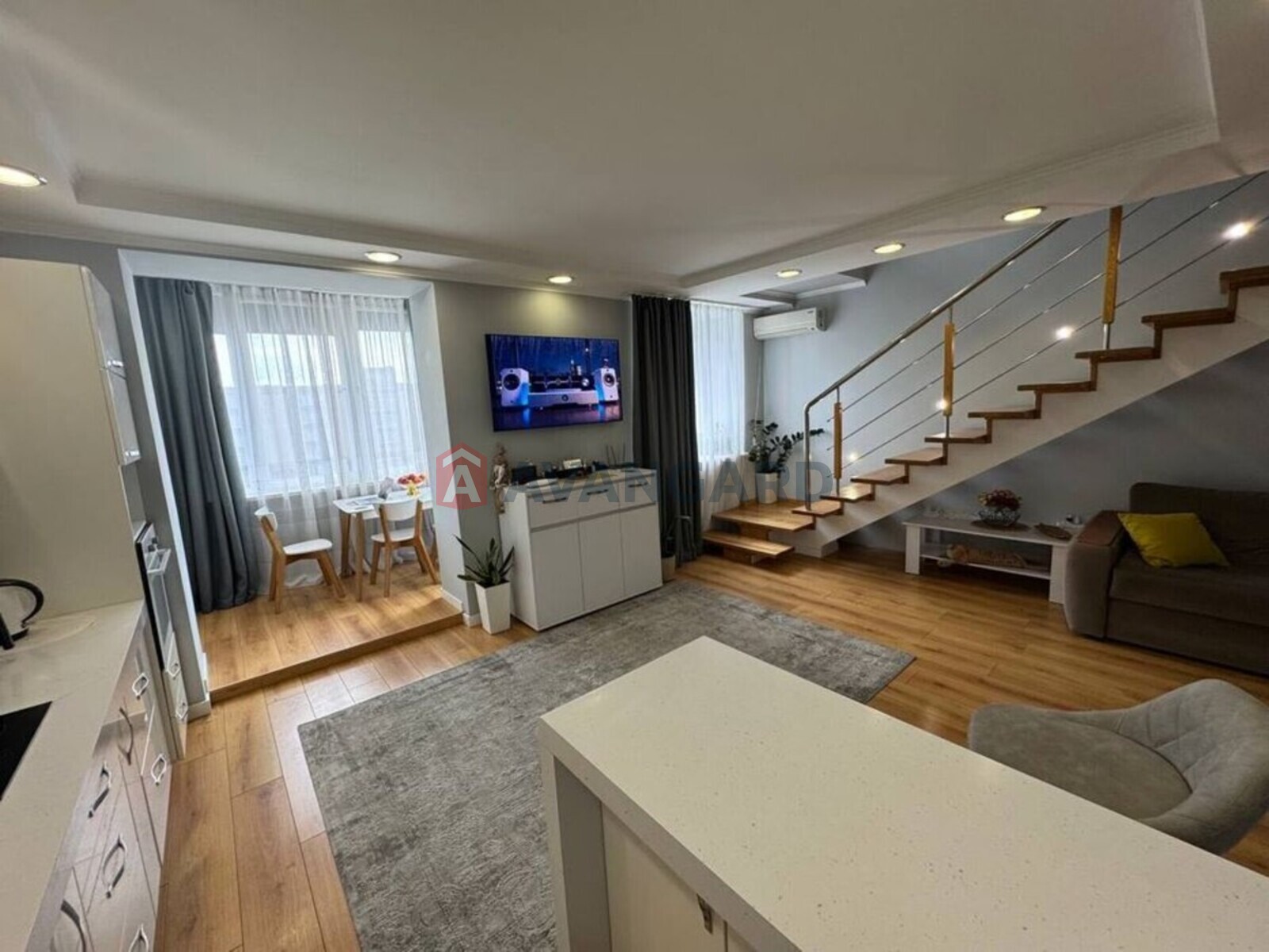 3 ��. ��������, 107/-/36 ��. �., 9/11 ������ ���� 3