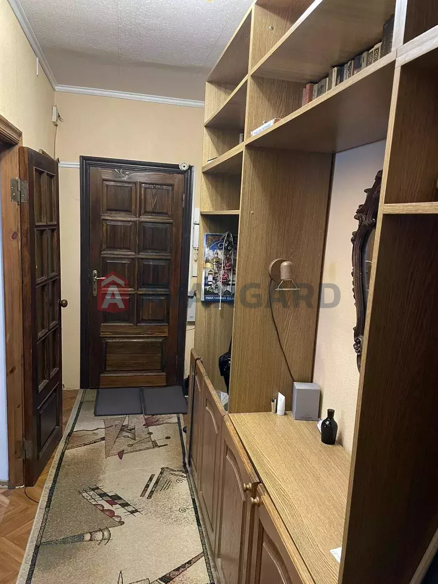 3 ��. ��������, 64/-/11 ��. �., 1/9 ������ ���� 8