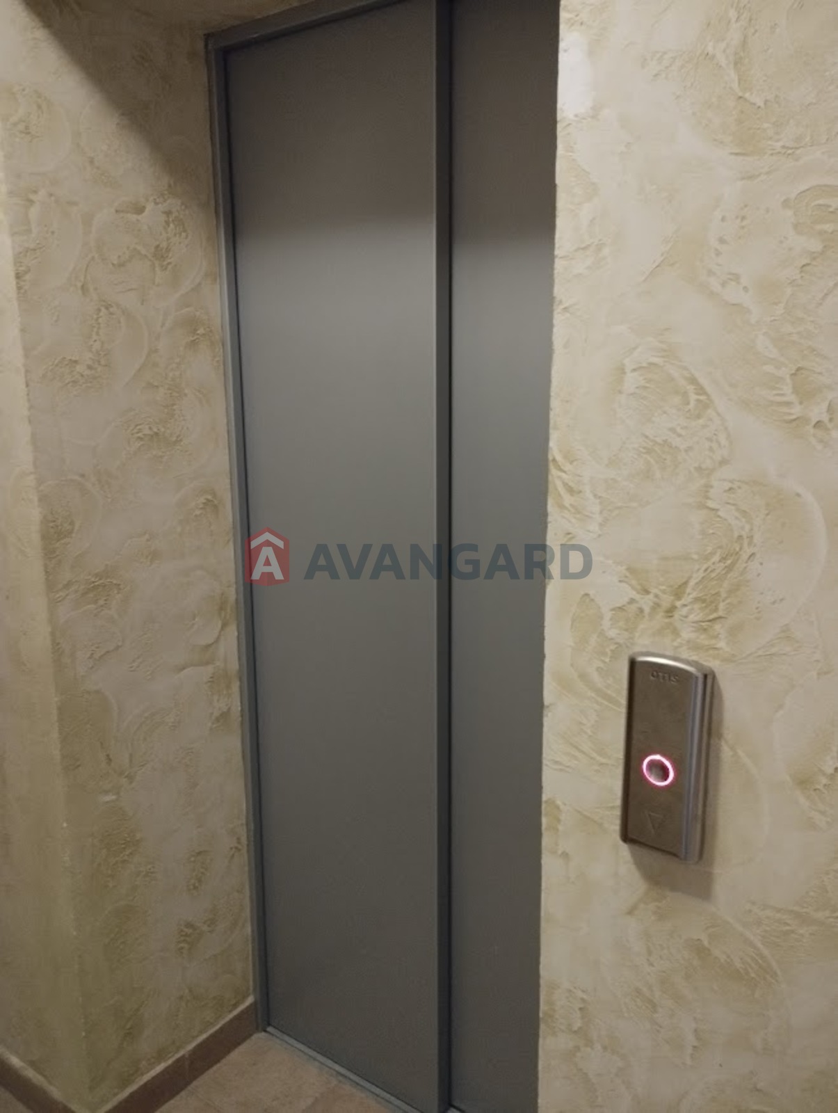 3 ��. ��������, 121/40/68 ��. �., 4/12 ������ ���� 18