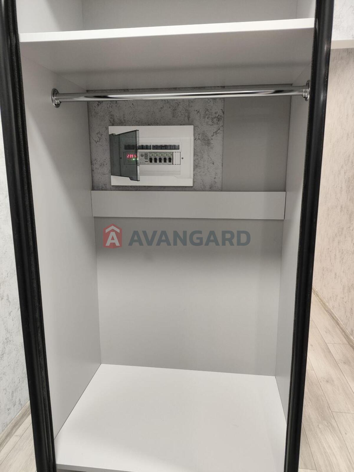 1 ��. ��������, 37/-/9 ��. �., 3/4 ������ ���� 8