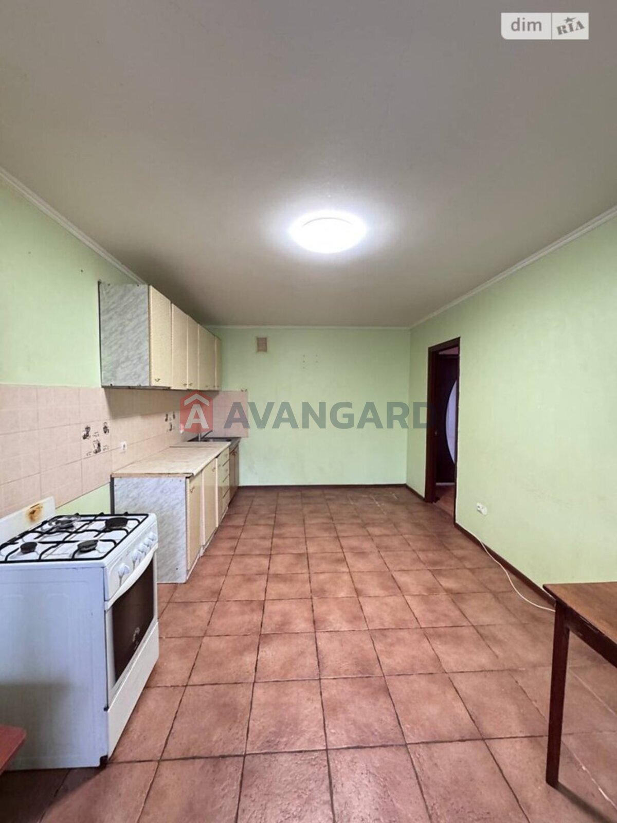 2 ��. ��������, 87/43/17 ��. �., 5/6 ������ ���� 15