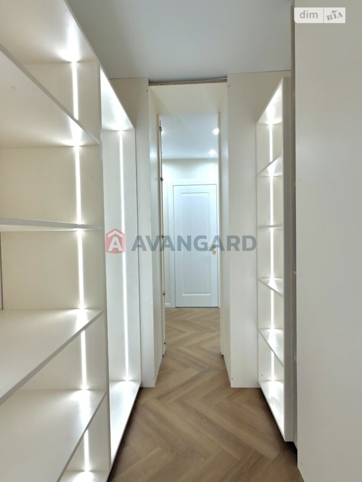 1 ����. ��������, 48/-/8 ��. �., 5/12 ���� ���� 19