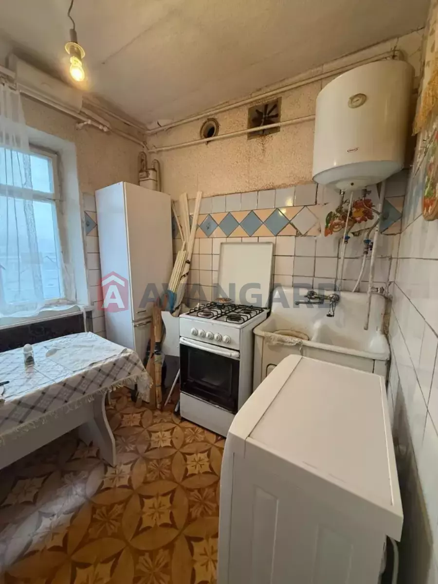 2 ��. ��������, 44/27/6 ��. �., 5/5 ������ ���� 3