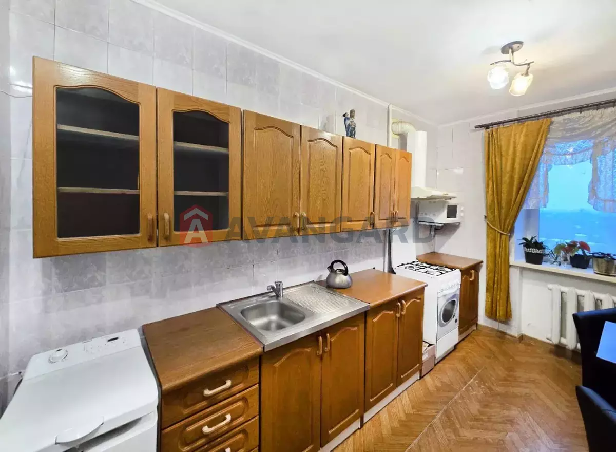 3 ����. ��������, 69/39/10 ��. �., 9/10 ���� ���� 1