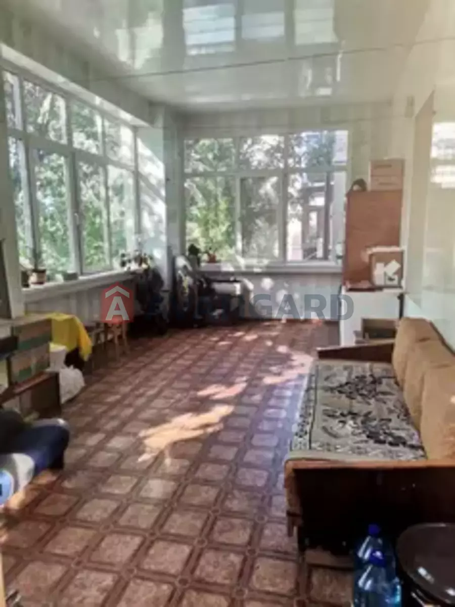 5 ��. ��������, 100/-/- ��. �., 2/3 ������ ���� 9