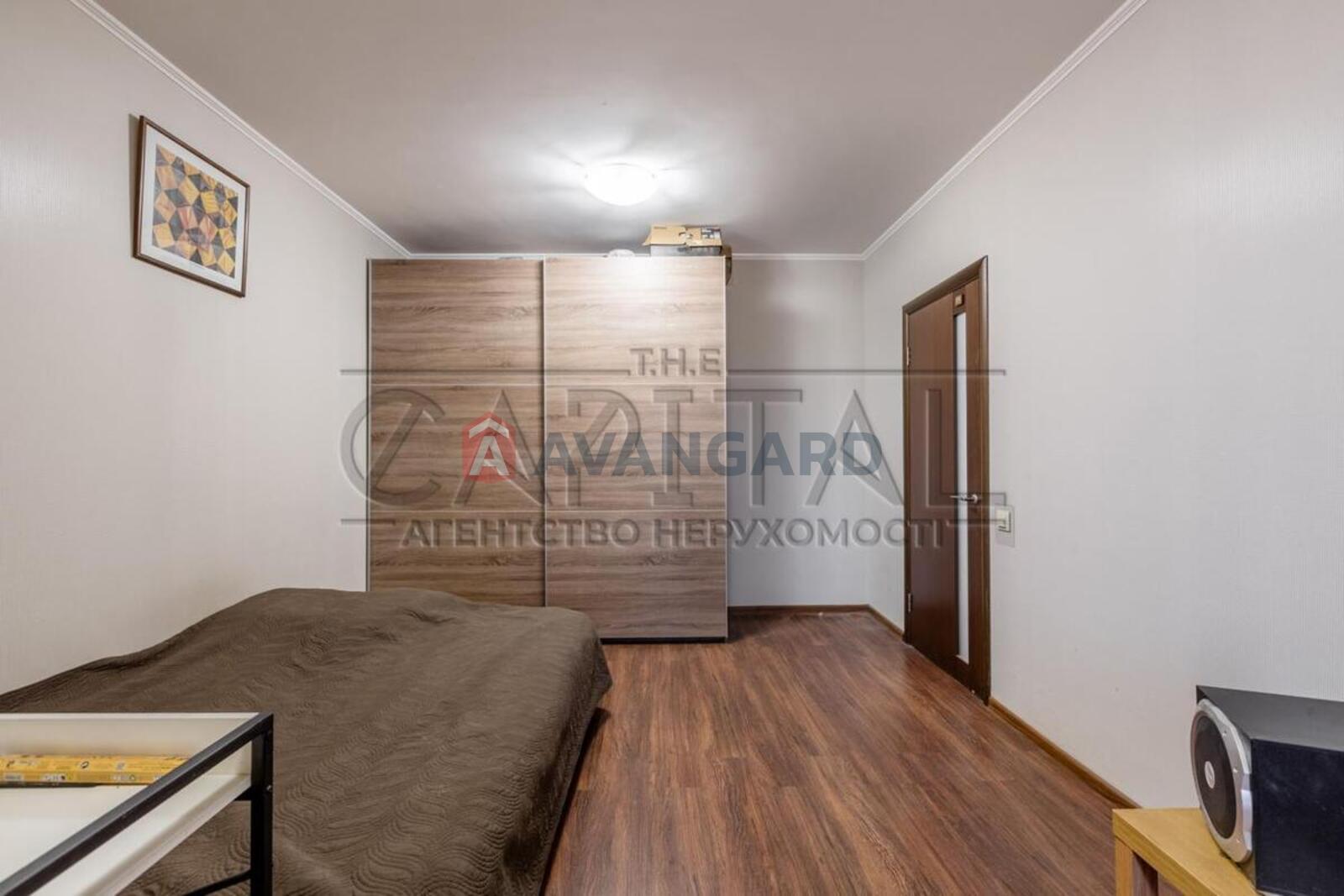 4 ��. ��������, 92/35/11 ��. �., 12/15 ������ ���� 13