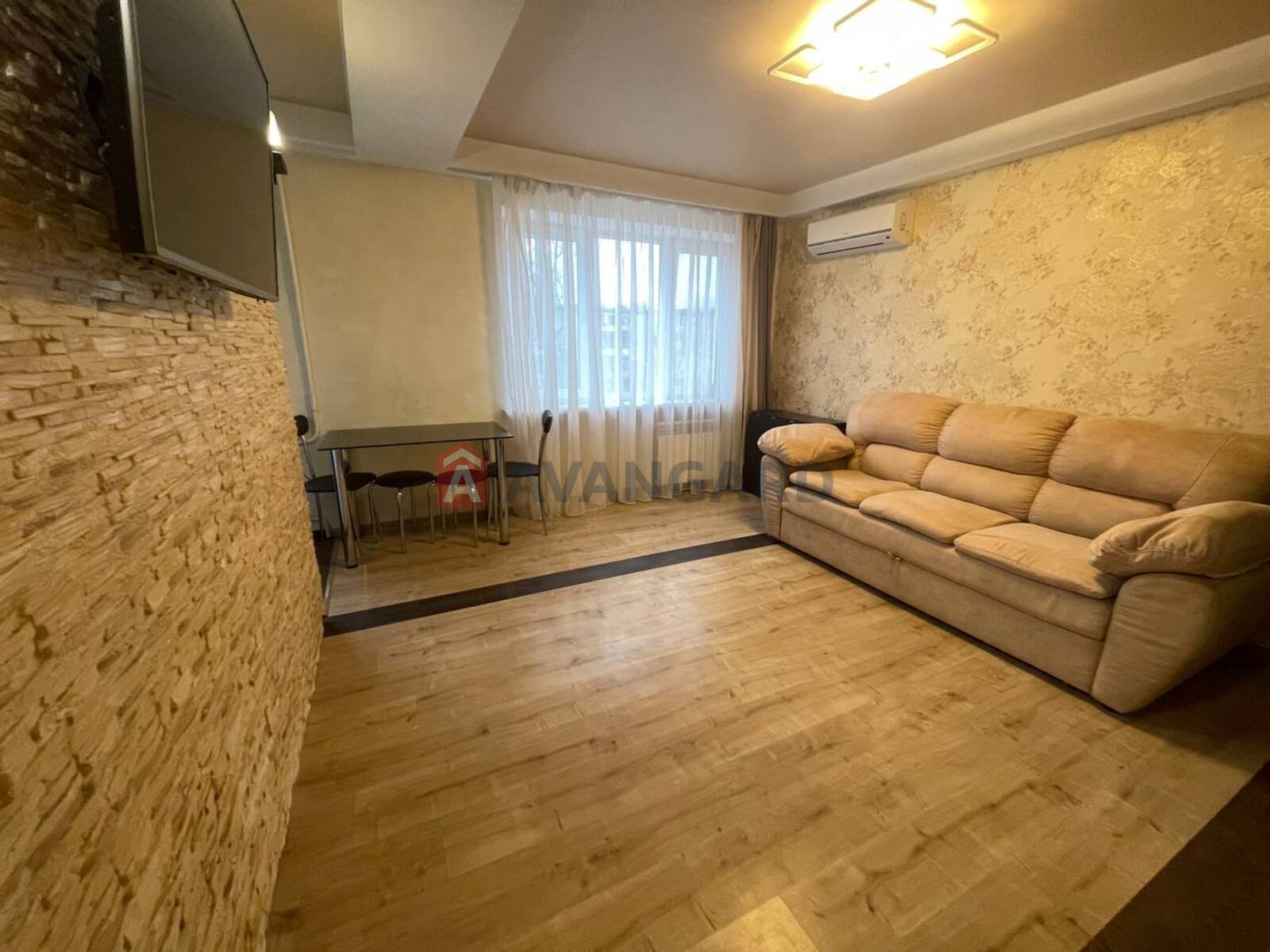 2 ��. ��������, 44/-/6 ��. �., 4/5 ������ ���� 9