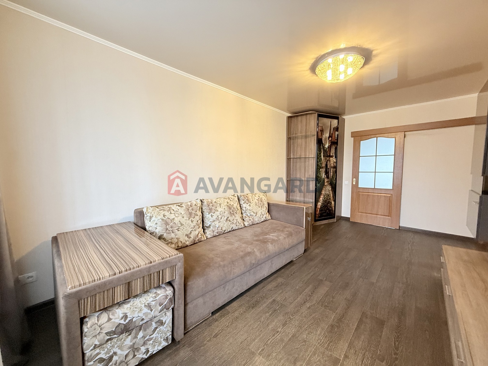 3 ����. ��������, 69,8/-/9,5 ��. �., 6/9 ���� ���� 14