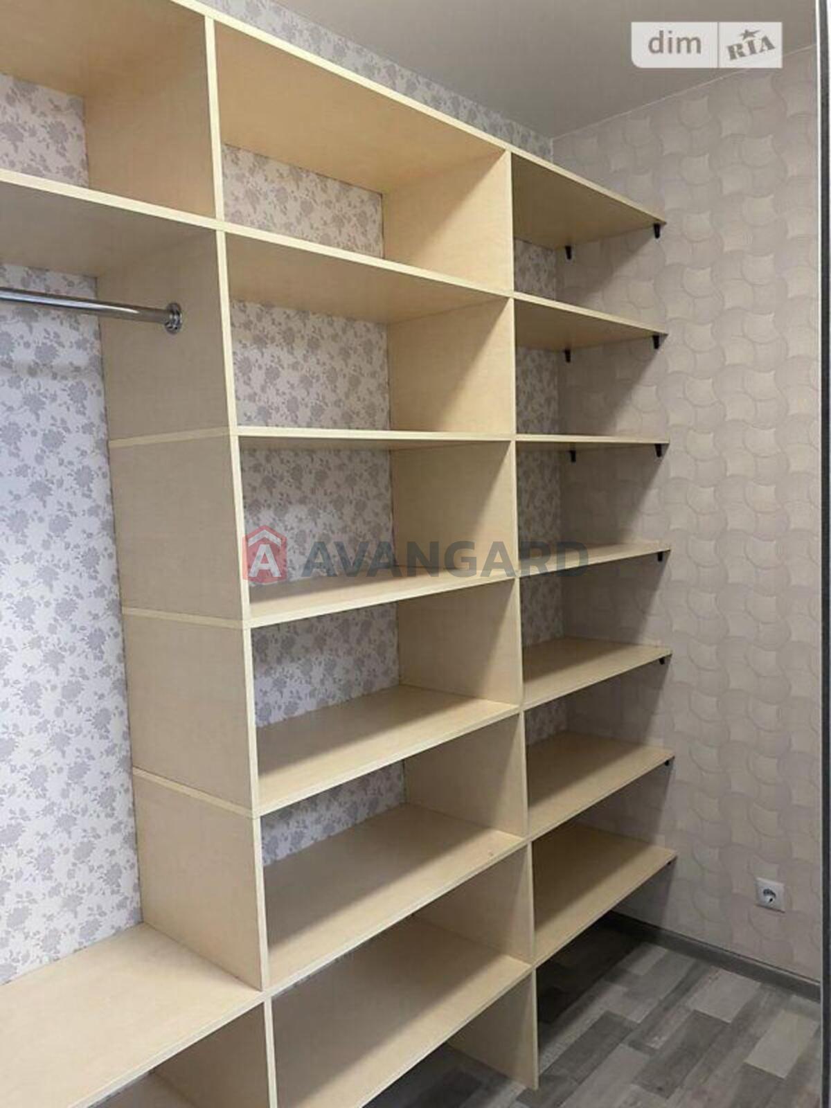 1 ��. ��������, 34/15/8 ��. �., 1/11 ������ ���� 2