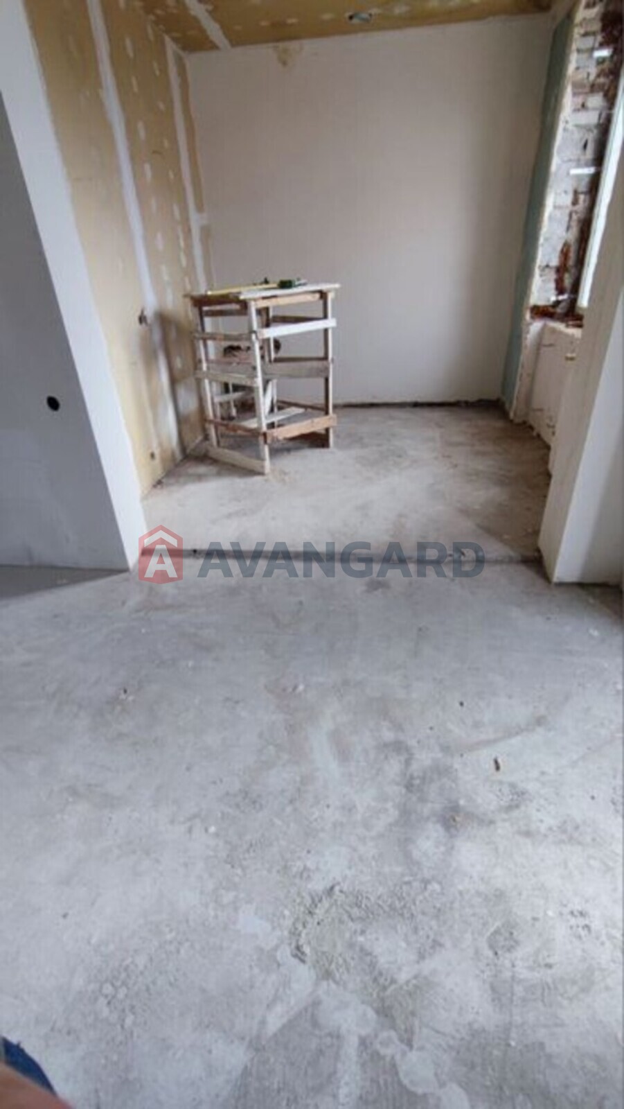 3 ����. ��������, 85/-/9 ��. �., 4/4 ���� ���� 5