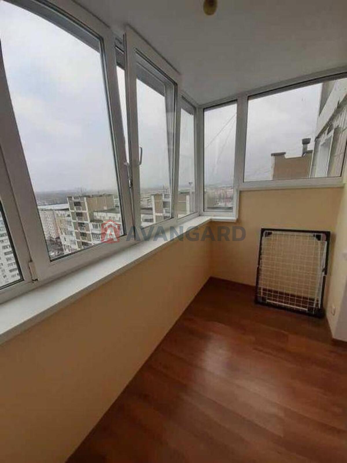 3 ����. ��������, 74/-/9 ��. �., 16/16 ���� ���� 9