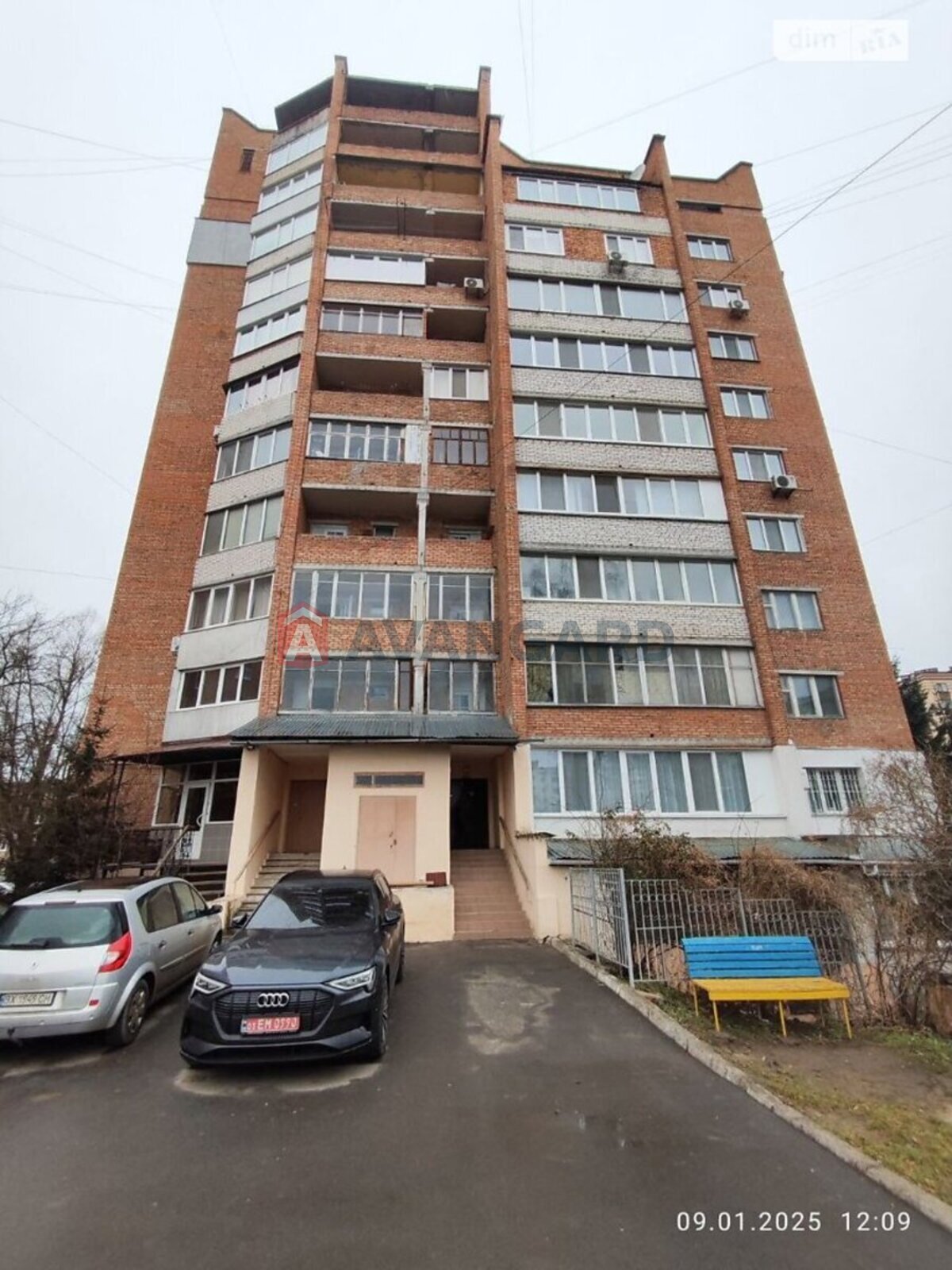 4 ��. ��������, 120/-/- ��. �., 4/11 ������ ���� 2