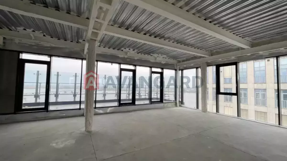 4 ��. ��������, 156/-/- ��. �., 18/18 ������ ���� 4