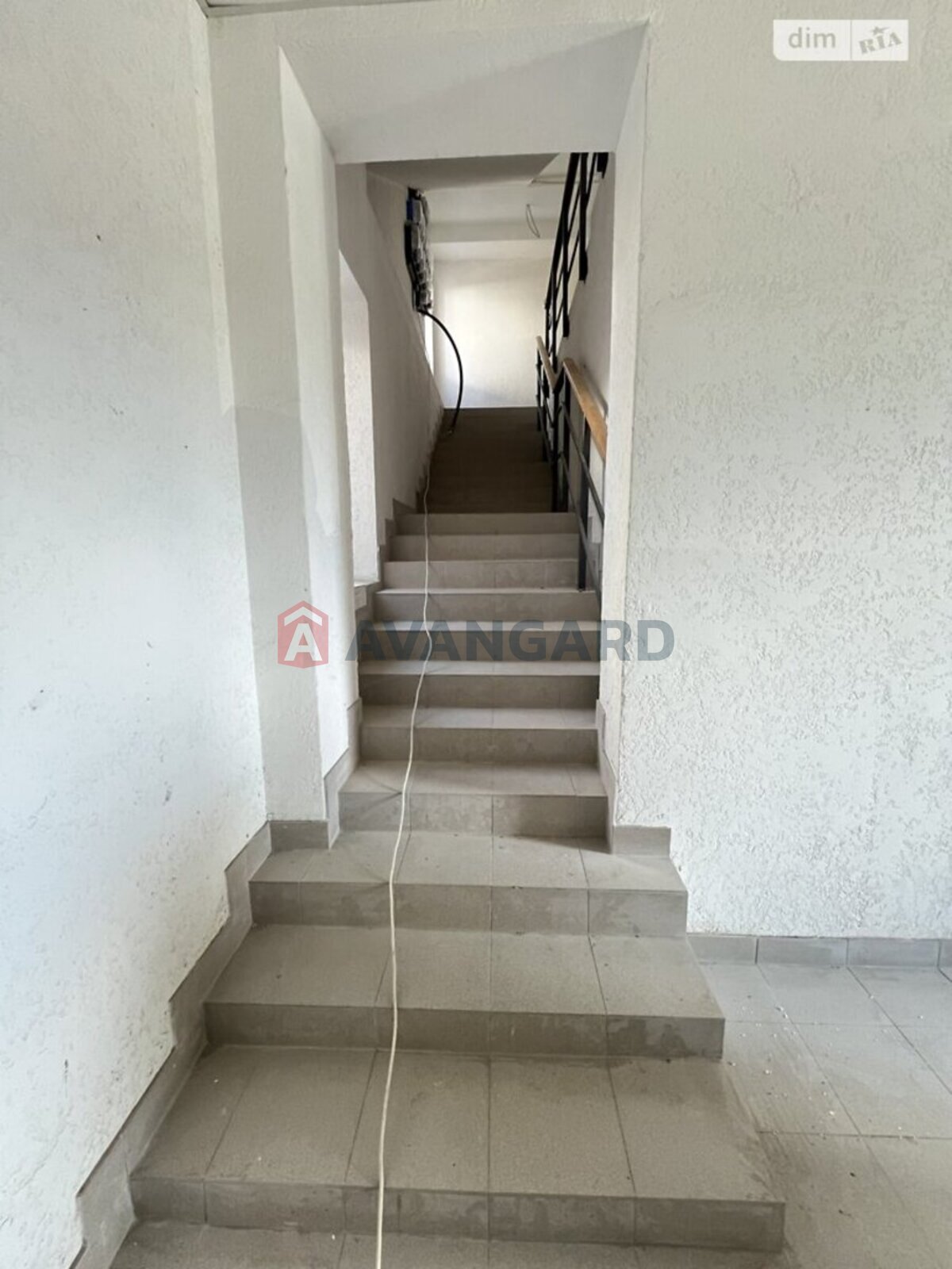 1 ��. ��������, 30/-/- ��. �., 2/3 ������ ���� 3