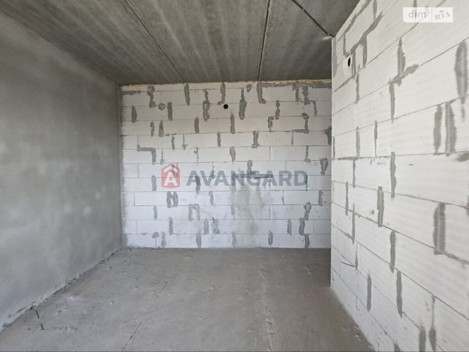 3 ��. ��������, 83/47/17 ��. �., 8/10 ������ ���� 12