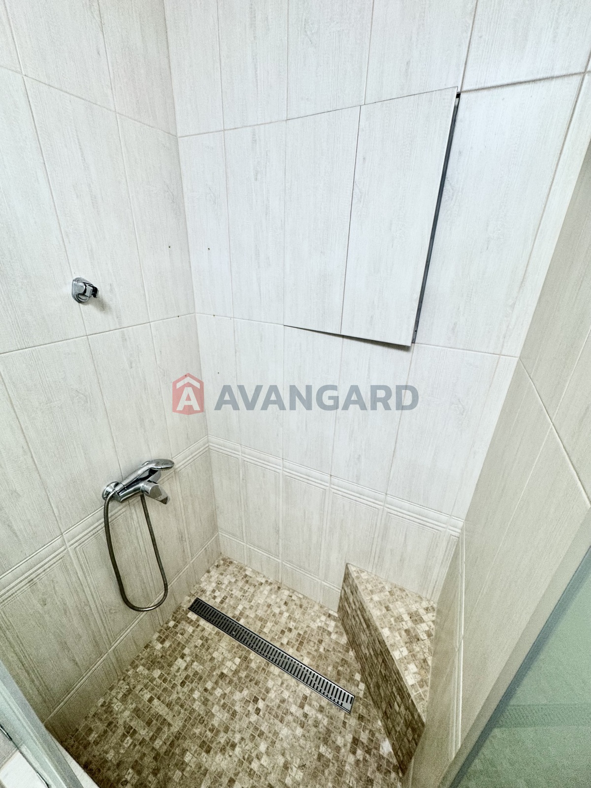 2 ����. ��������, 81/44/35 ��. �., 4/10 ���� ���� 23