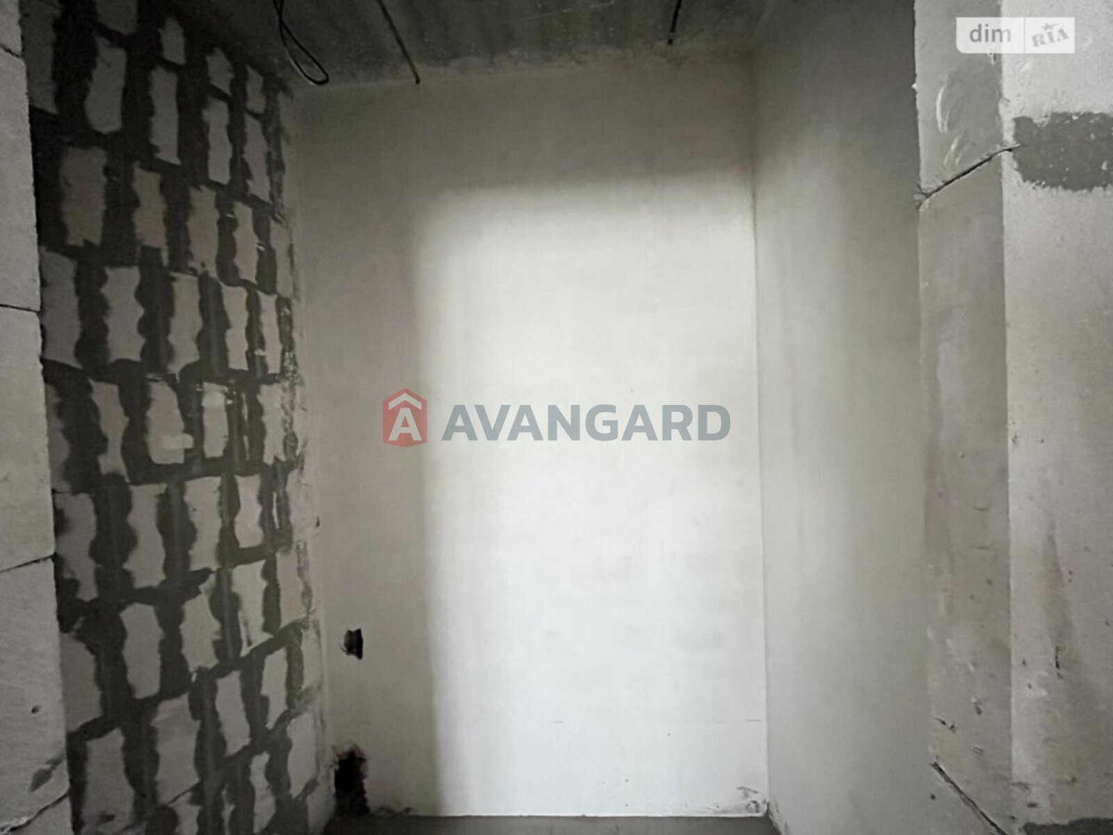 2 ��. ��������, 124/42/52 ��. �., 10/14 ������ ���� 17