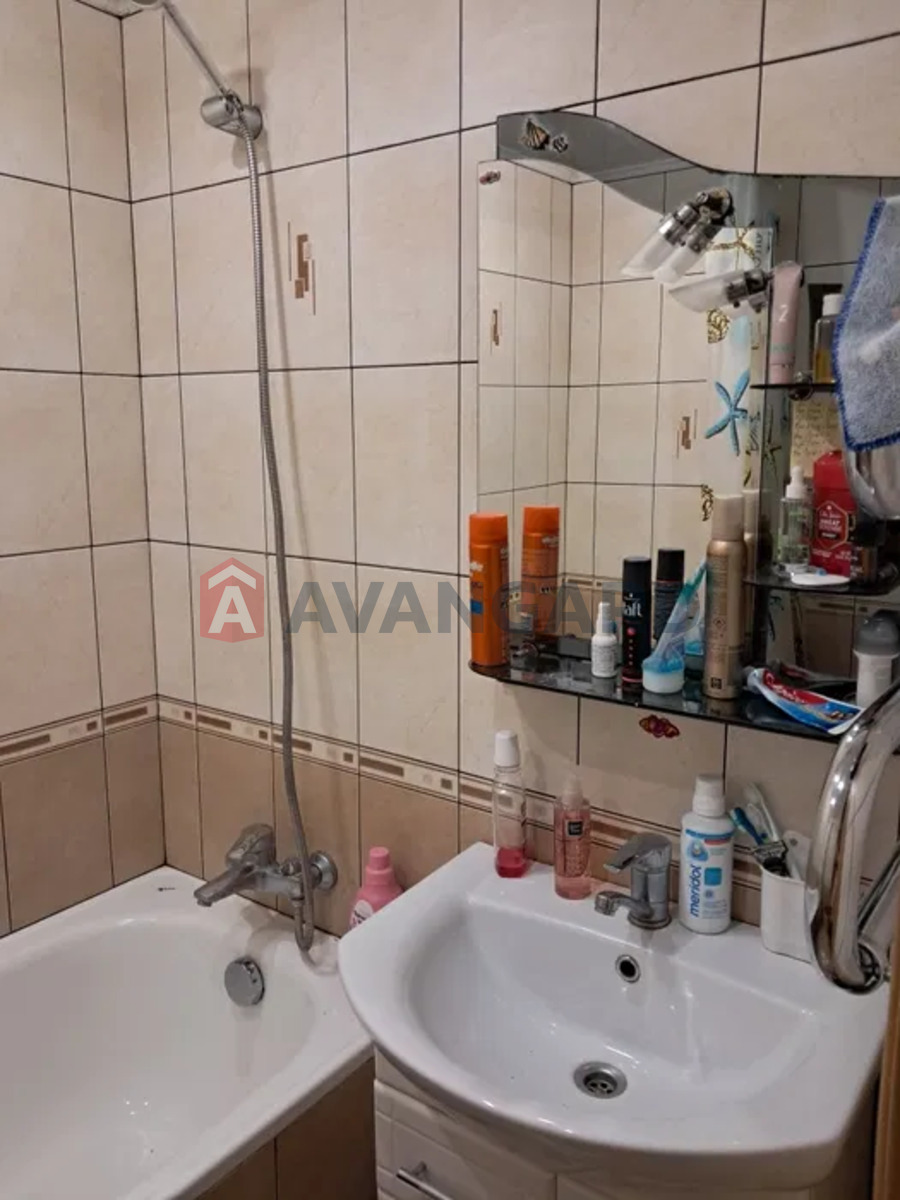 4 ��. ��������, 77/-/10 ��. �., 8/9 ������ ���� 3