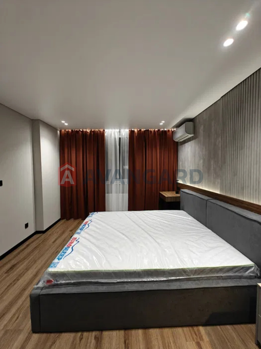 1 ��. ��������, 49/-/18 ��. �., 12/23 ������ ���� 15