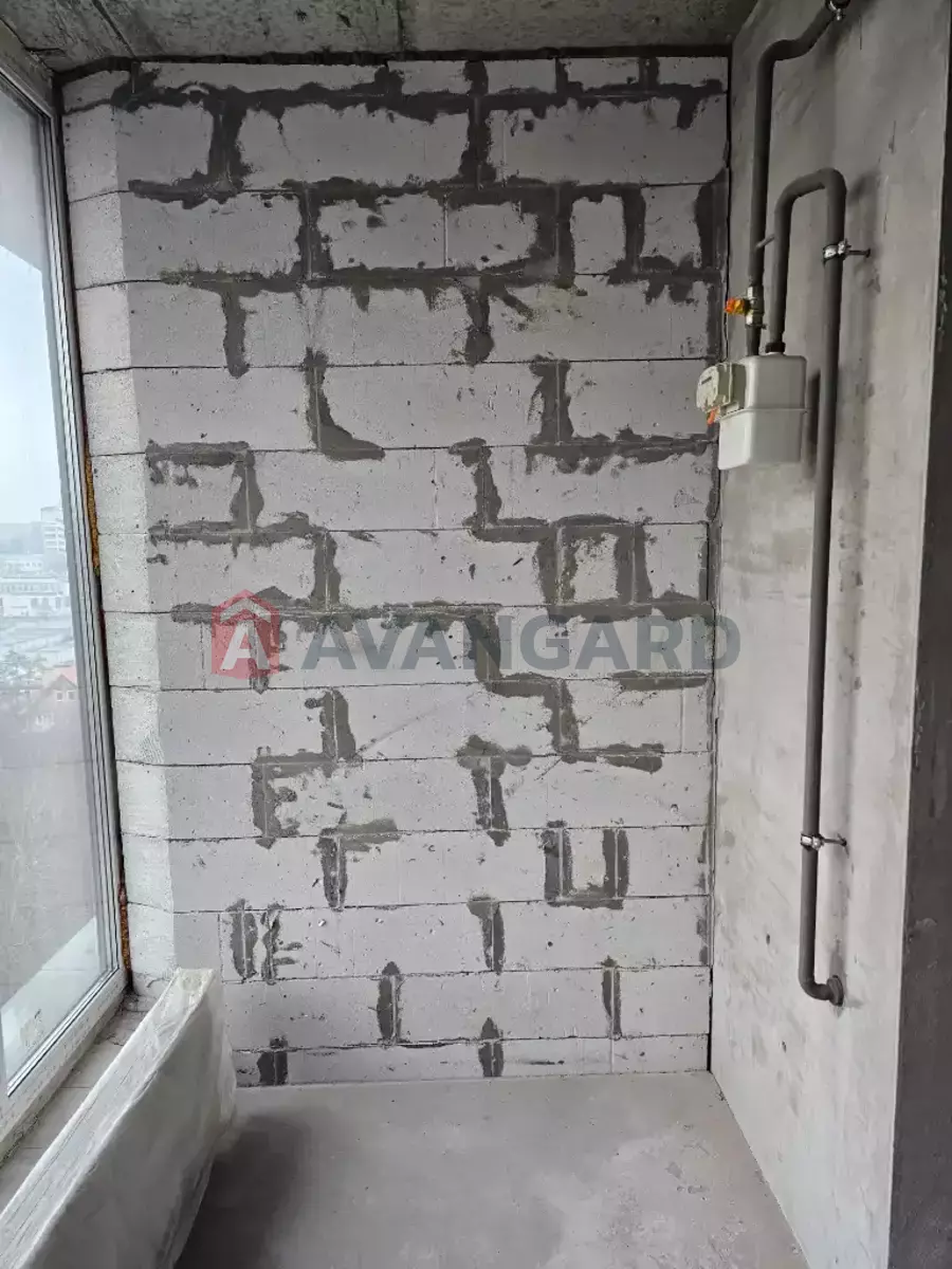 3 ��. ��������, 107/73/18 ��. �., 10/10 ������ ���� 27