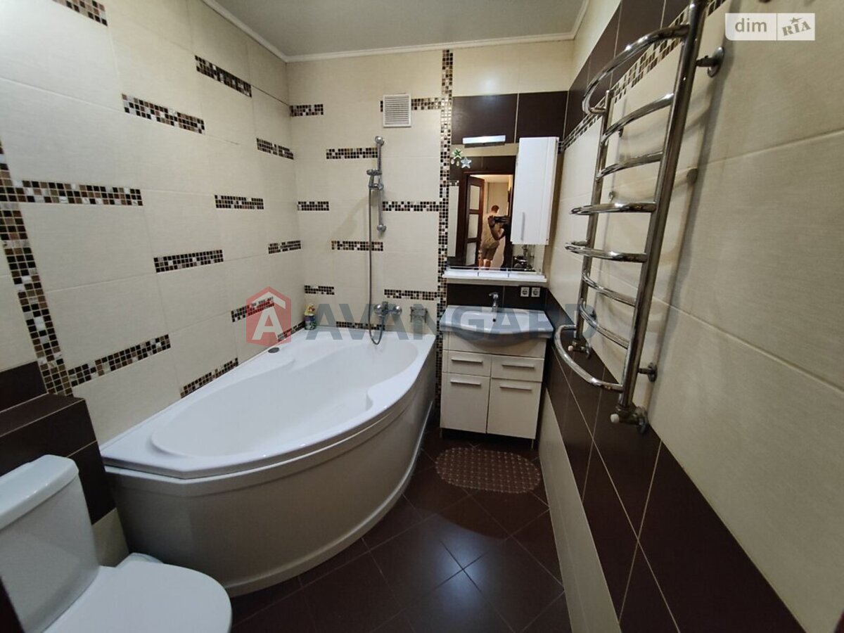 3 ��. ��������, 120/67/14 ��. �., 7/7 ������ ���� 18