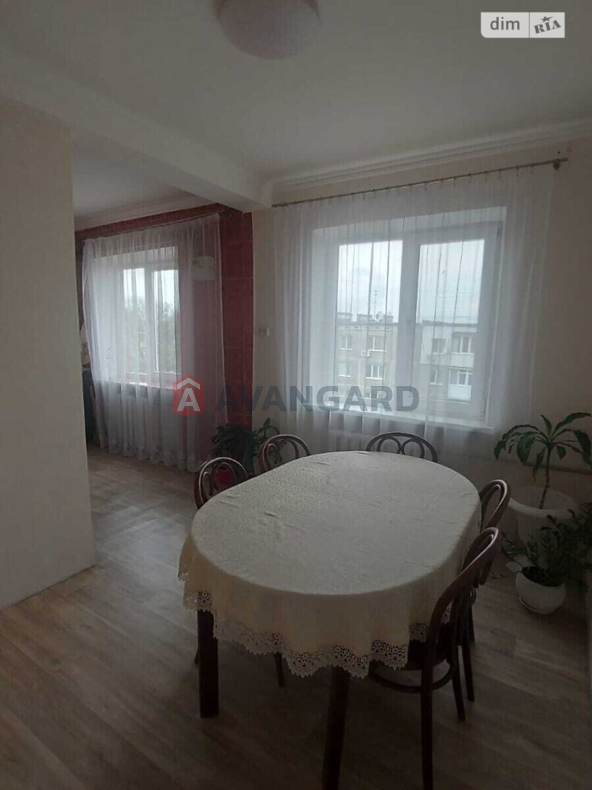 4 ��. ��������, 67/-/- ��. �., 4/5 ������ ���� 1