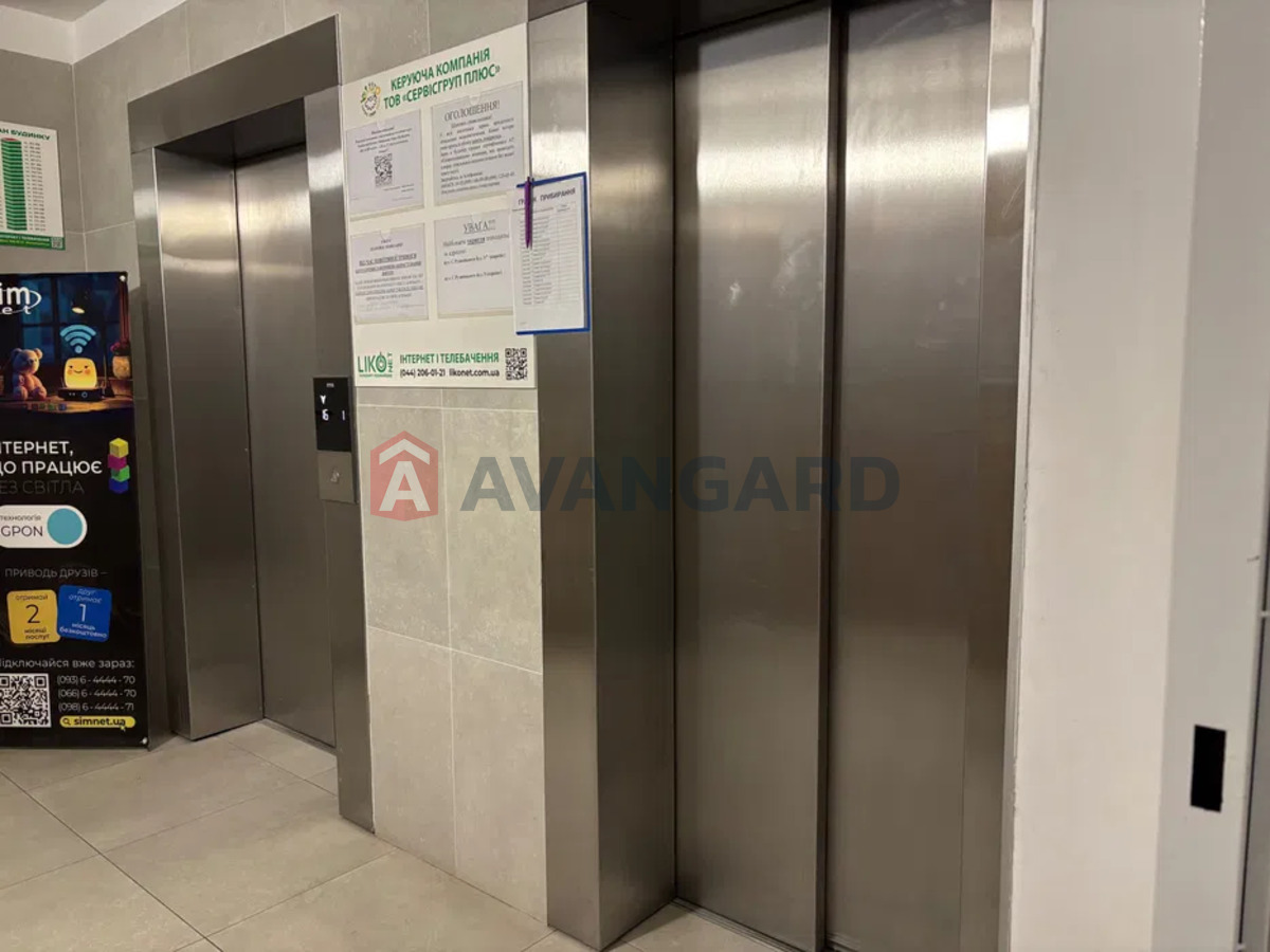 1 ��. ��������, 52/-/18 ��. �., 15/23 ������ ���� 13