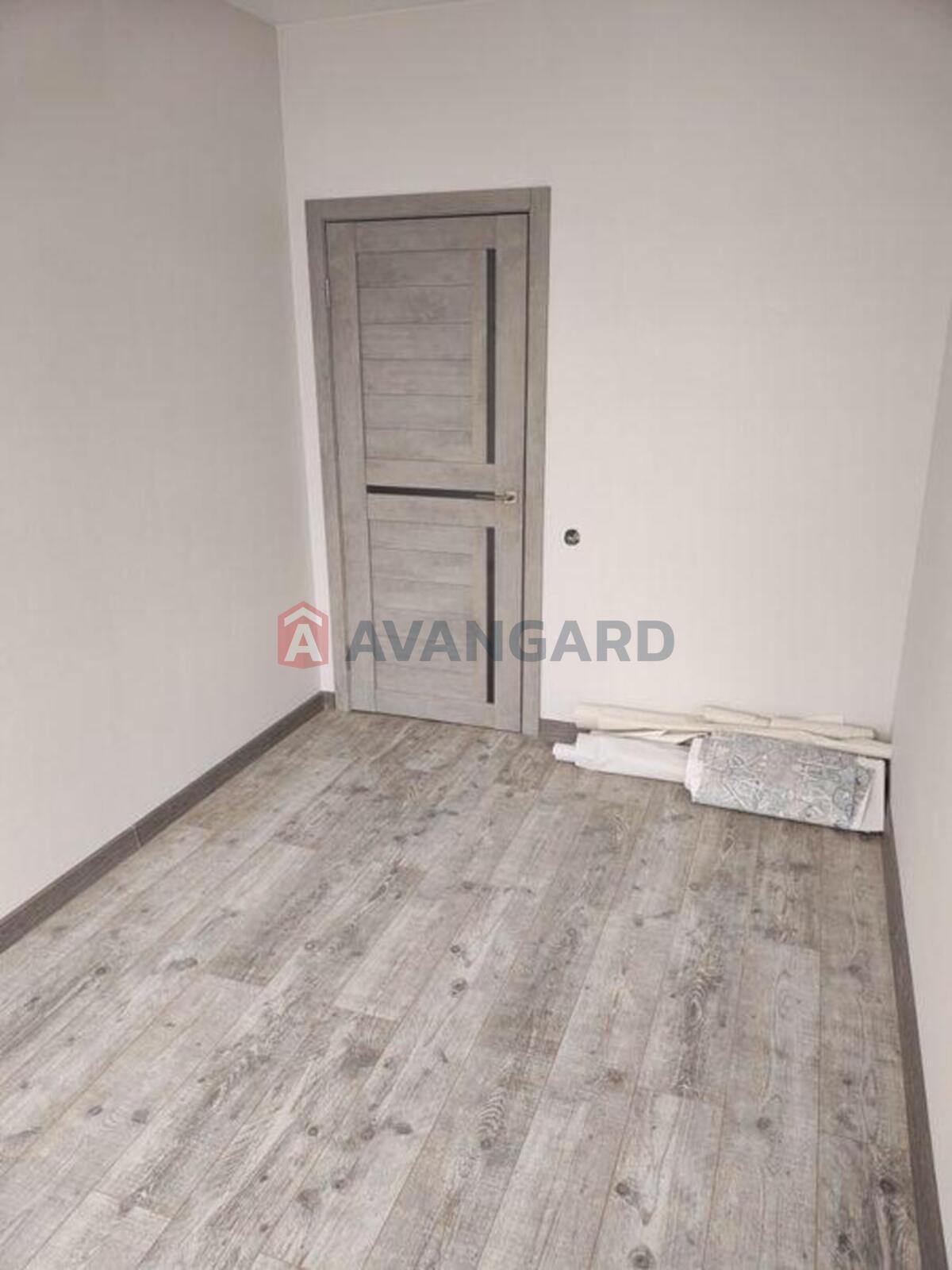 3 ����. ��������, 64/-/10 ��. �., 9/10 ���� ���� 12