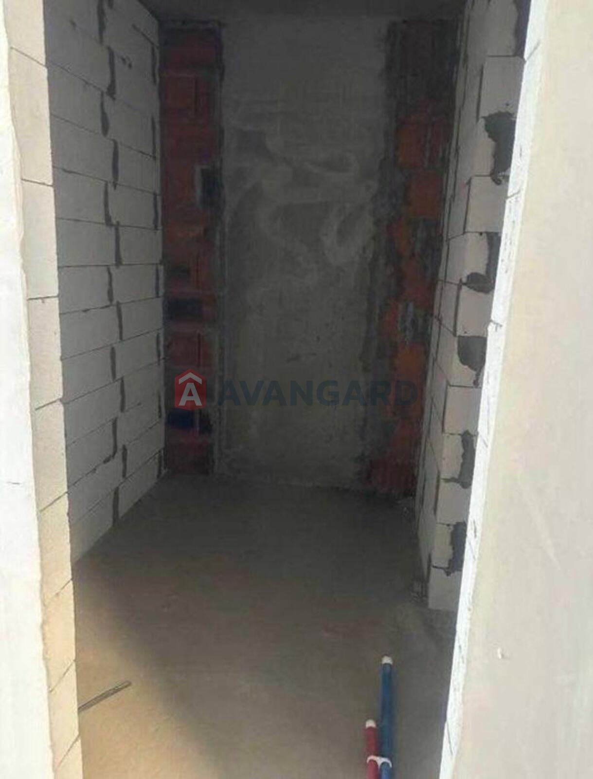 1 ��. ��������, 30/-/6 ��. �., 8/24 ������ ���� 4