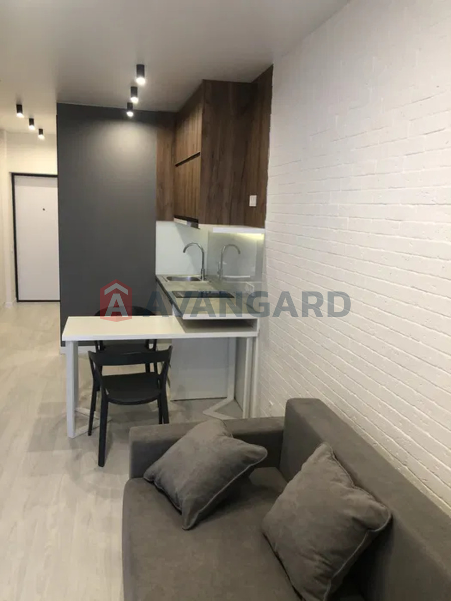 1 ��. ��������, 32/-/5 ��. �., 22/25 ������ ���� 4