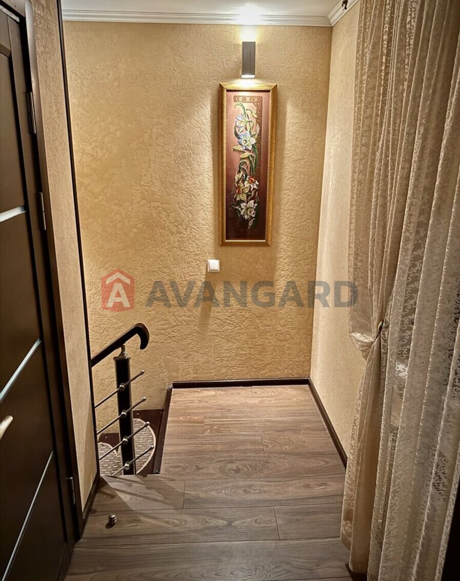 3 ����. ��������, 93/53/35 ��. �., 4/5 ���� ���� 18