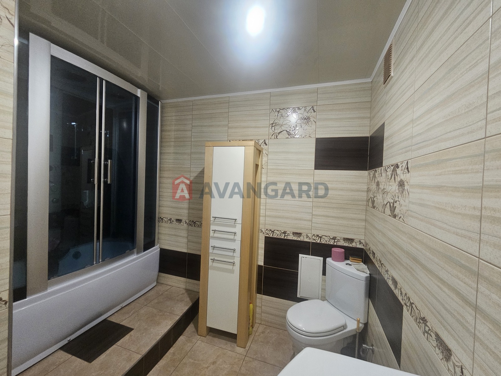 3 ��. ��������, 99/42/34 ��. �., 8/9 ������ ���� 20