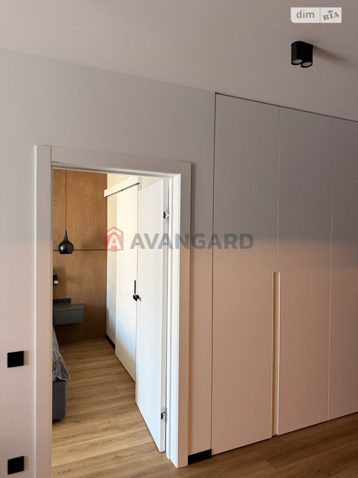 1 ��. ��������, 53/53/6 ��. �., 3/10 ������ ���� 25