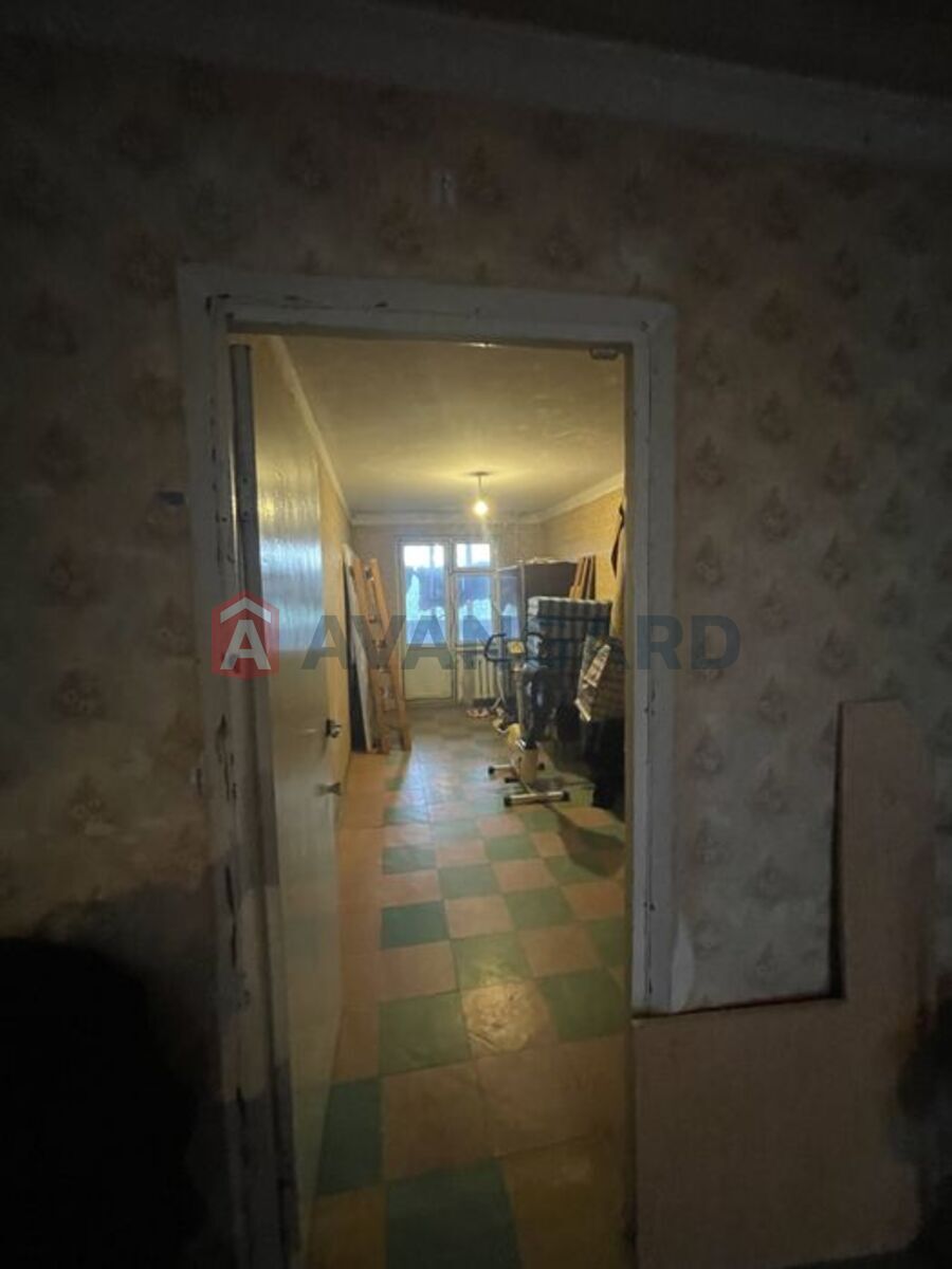 3 ��. ��������, 68/-/12 ��. �., 4/9 ������ ���� 9