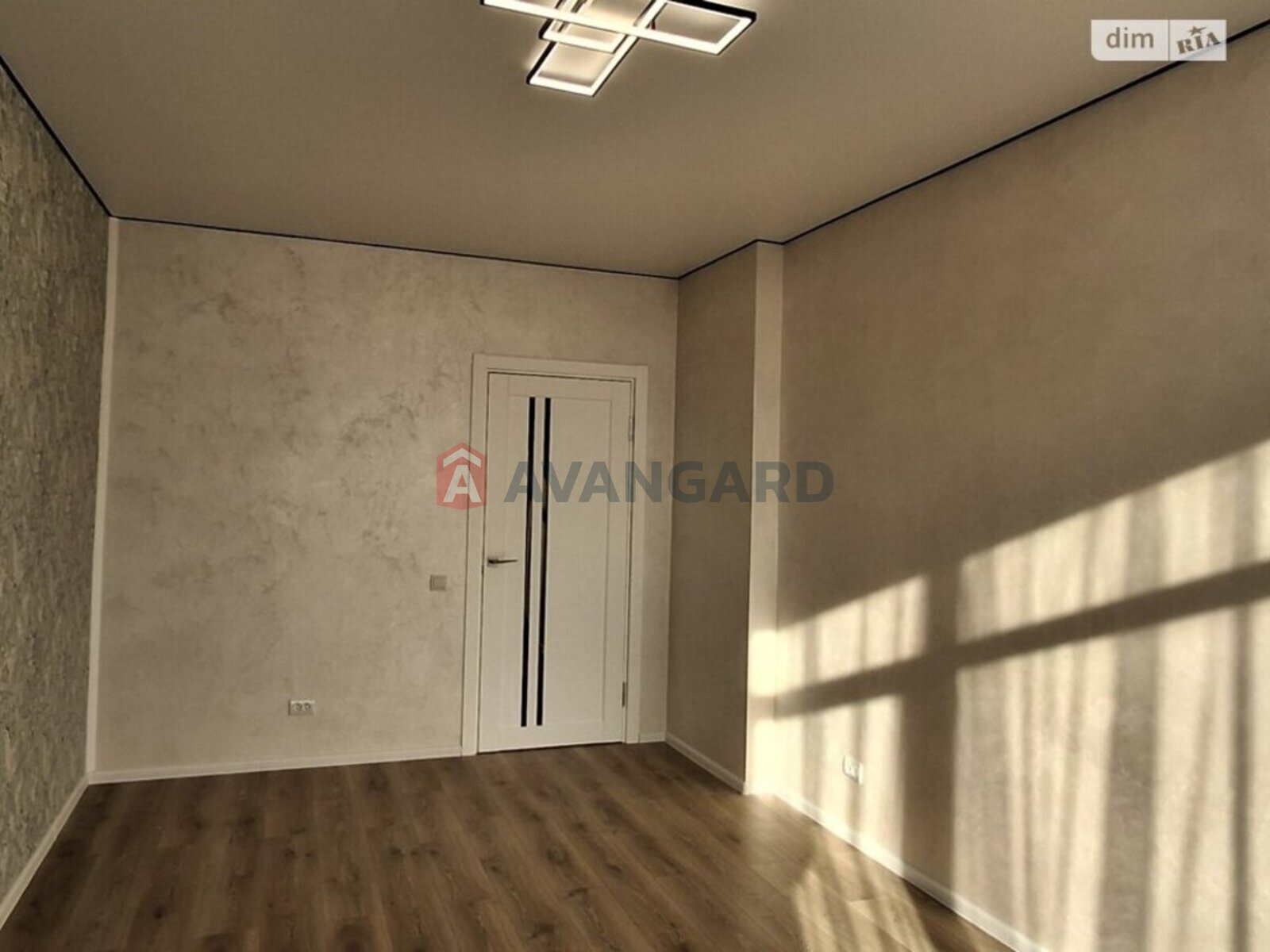 1 ��. ��������, 43000/-/- ��. �., 10/15 ������ ���� 4