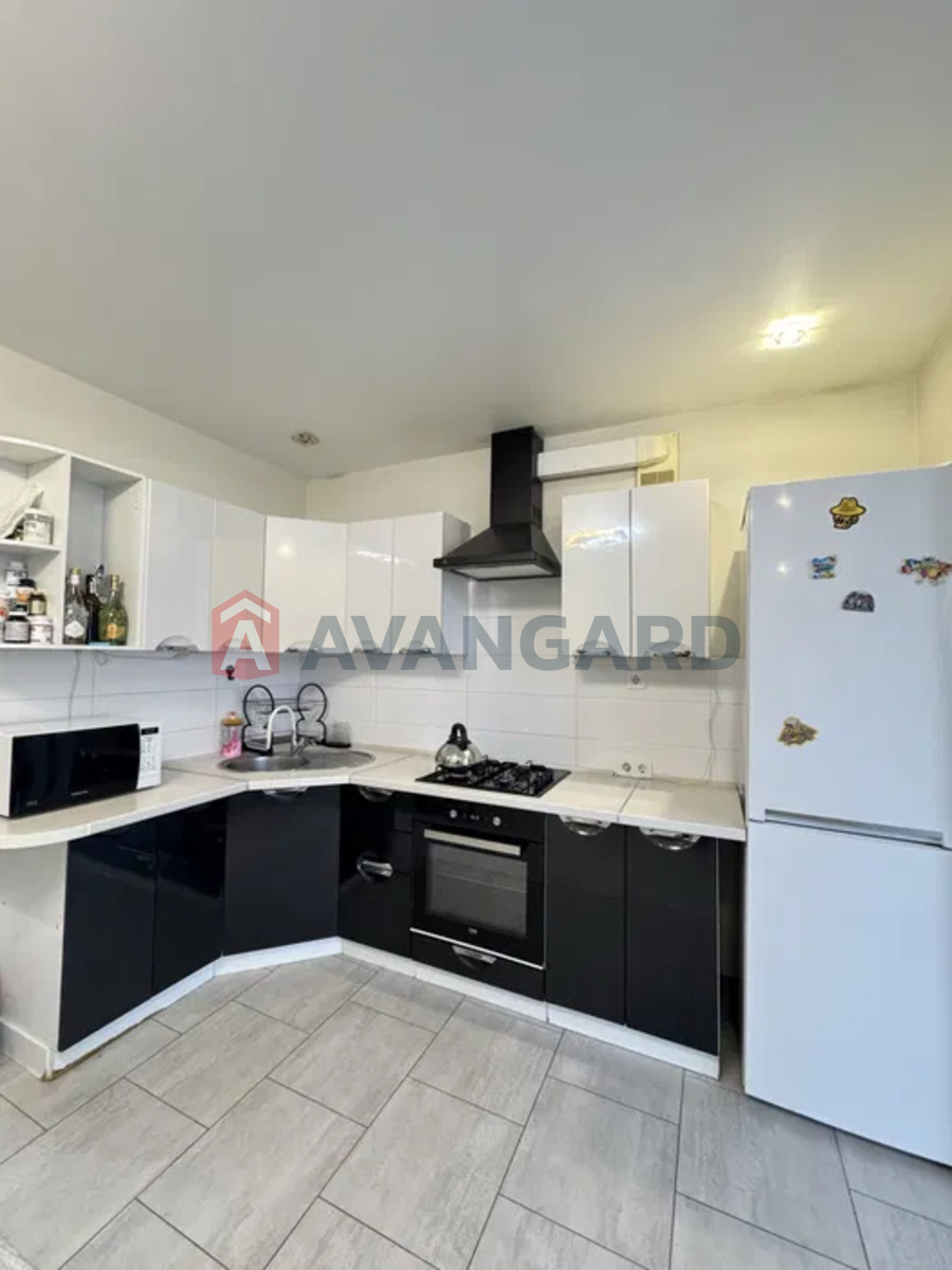 1 ��. ��������, 50/-/15 ��. �., 6/9 ������ ���� 3