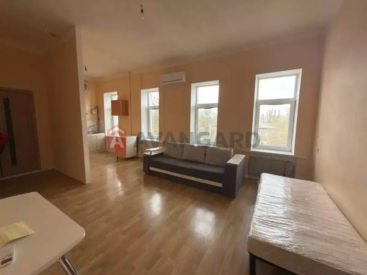 3 ��. ��������, 52/-/- ��. �., 2/2 ������ ���� 1