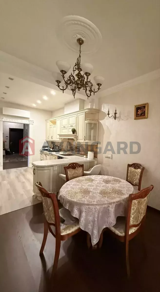 3 ��. ��������, 168/-/22 ��. �., 2/5 ������ ���� 14